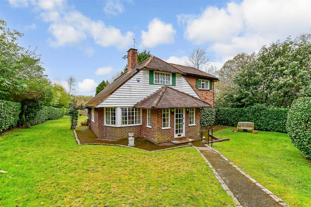 3 bedroom detached house for sale in Stick Hill, Edenbridge, Kent, TN8