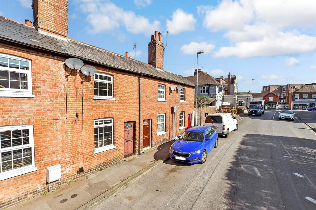 2 bedroom terraced house