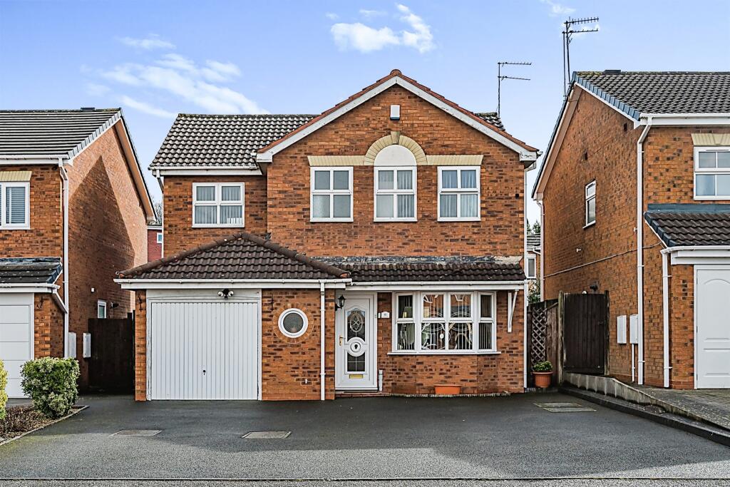 4 bedroom detached house for sale in Chillington Drive, Dudley, DY1