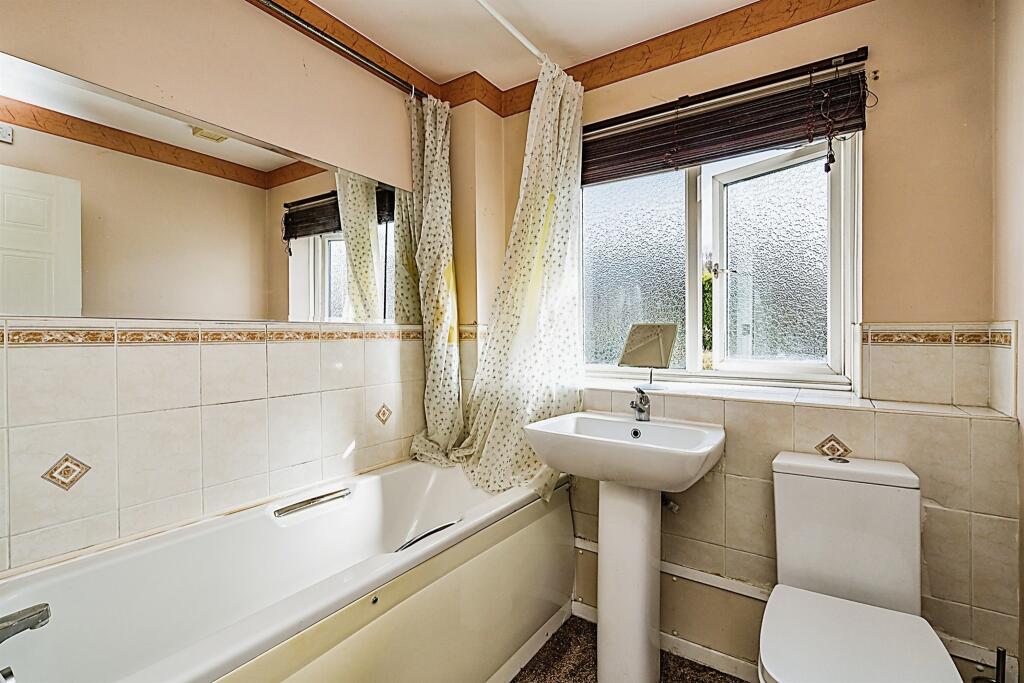 4 bedroom detached house for sale in Chillington Drive, Dudley, DY1