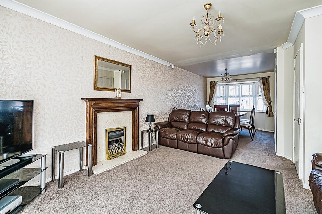 4 bedroom detached house for sale in Chillington Drive, Dudley, DY1