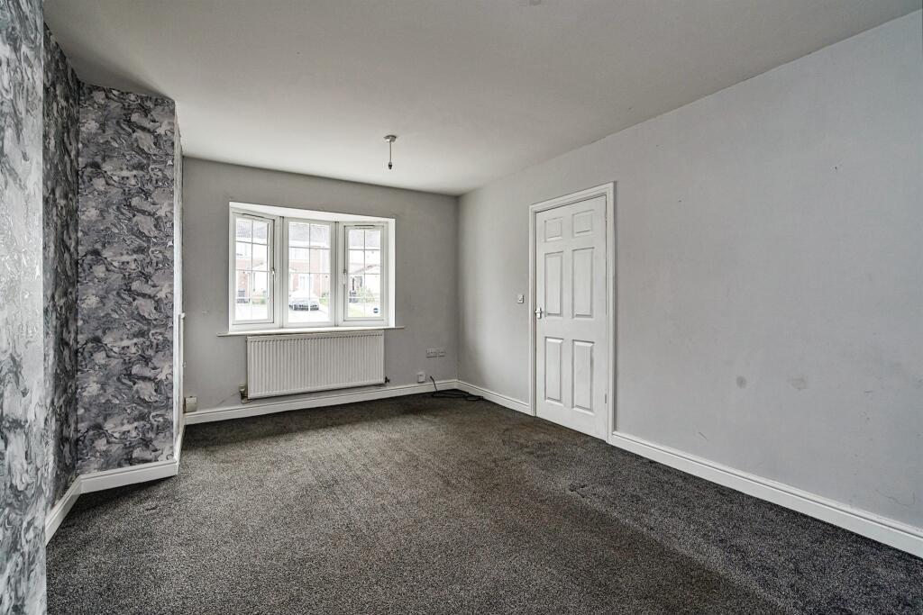 3 bedroom semidetached house for sale in Dudley Wood Road, Dudley, DY2
