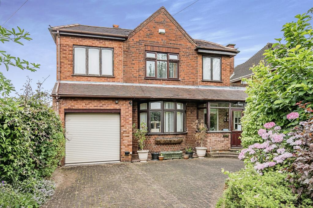 4 bedroom detached house for sale in Hockley Lane, Dudley, DY2