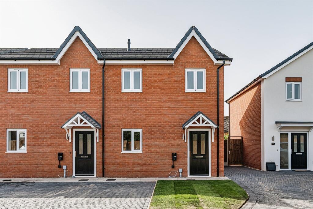 3 bedroom semidetached house for sale in Henry Male Walk,
