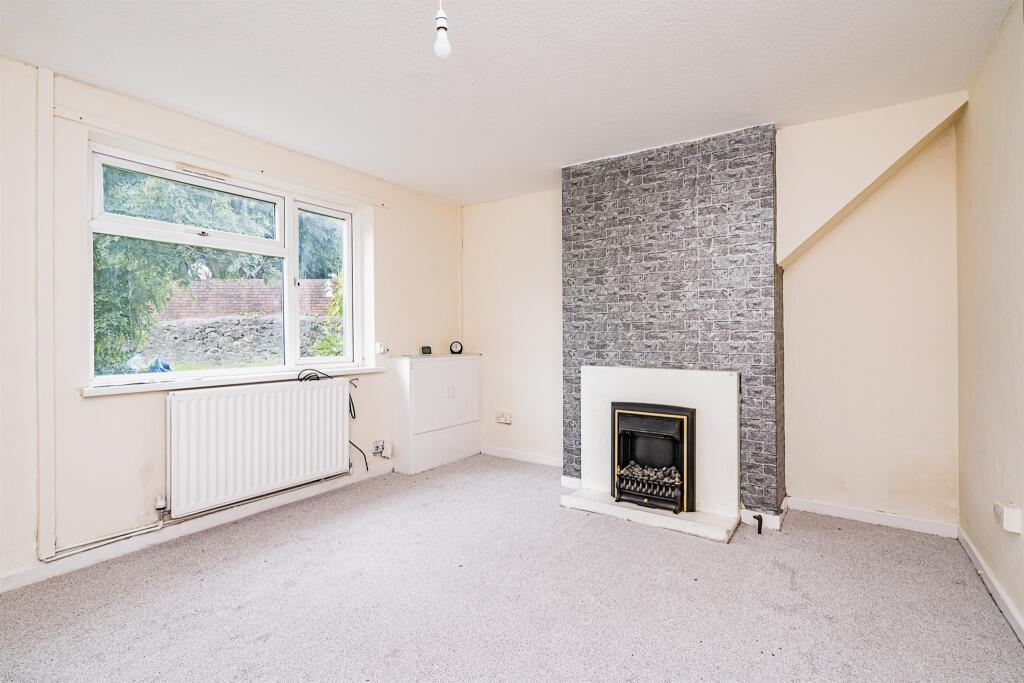 3 bedroom terraced house for sale in Watsons Green Road, Dudley, DY2