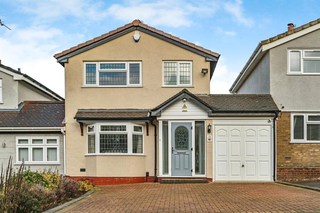 3 bedroom detached house for sale in Oakham Road, Tividale, Oldbury, B69