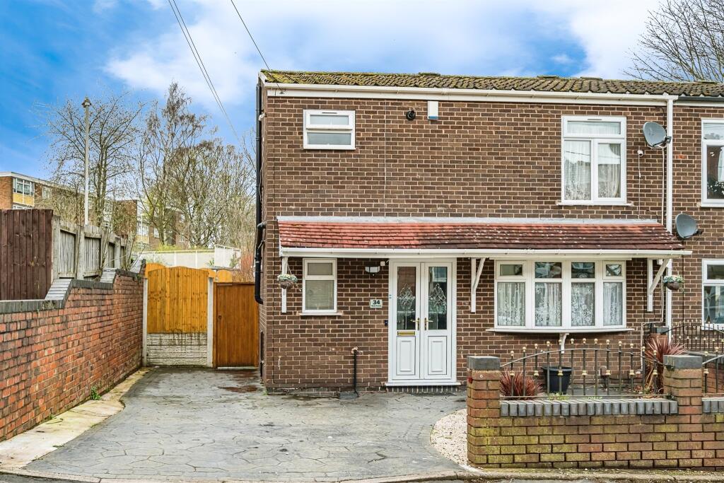 3 bedroom semidetached house for sale in Church Road, Netherton
