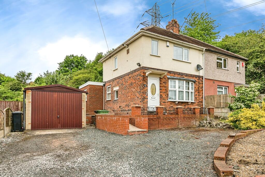 2 bedroom semidetached house for sale in Queen Street,