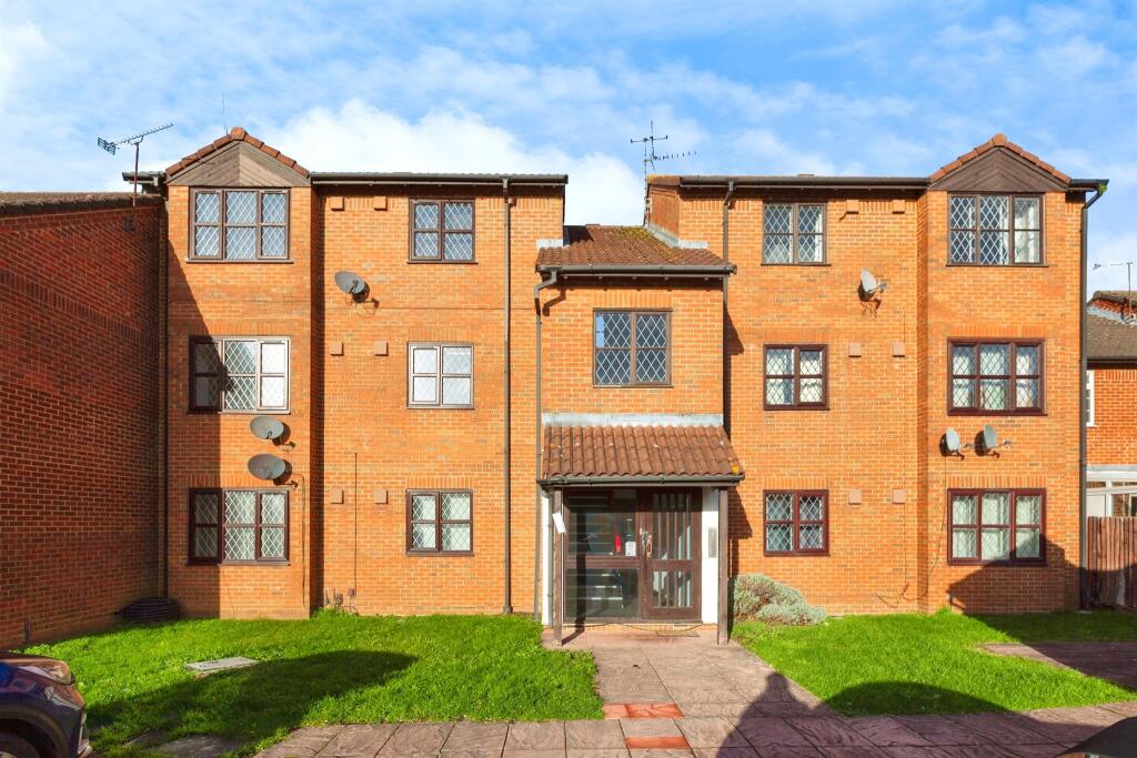 Main image of property: Bridlington Spur, Slough