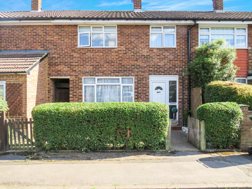 3 bedroom terraced house for sale in Farnham Road, Farnham Royal