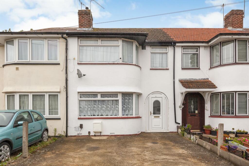 3 bedroom terraced house for sale in Canterbury Avenue, Slough, SL2