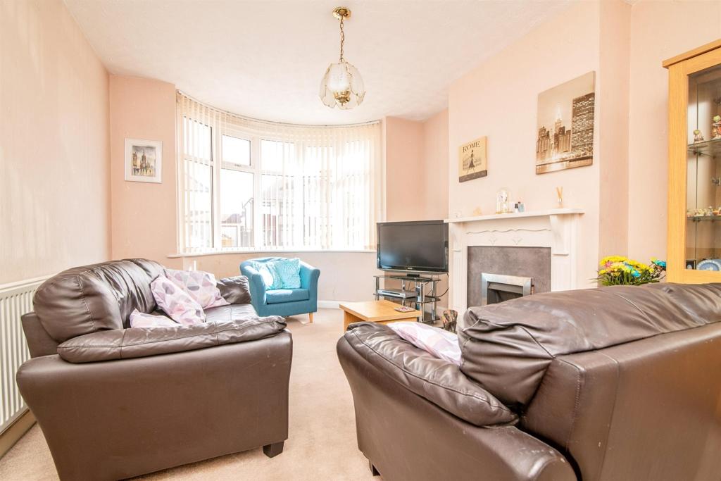 3 bedroom semidetached house for sale in Park Avenue, Rowley Regis, B65