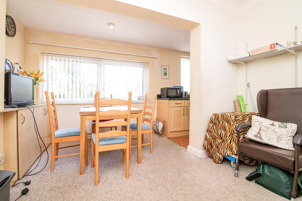 3 bedroom semidetached house for sale in Park Avenue, Rowley Regis, B65