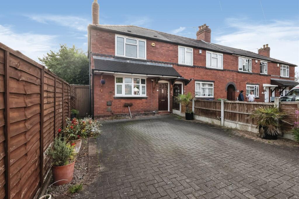 2 bedroom end of terrace house for sale in Spring Avenue, Rowley Regis, B65