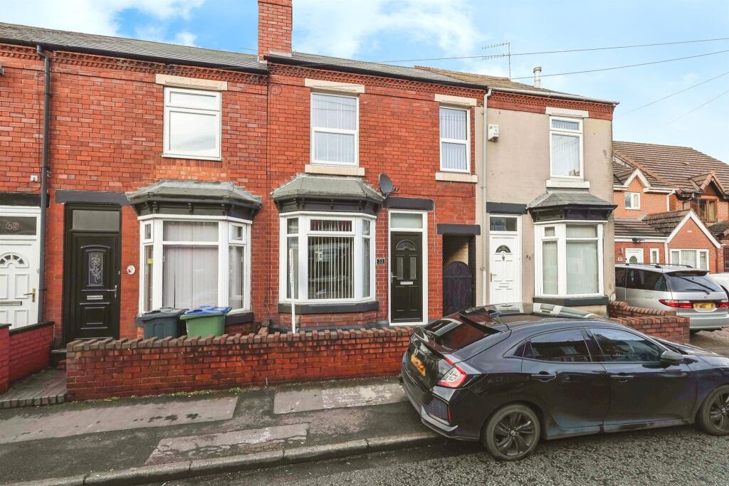 3 bedroom terraced house for sale in Station Road, CRADLEY HEATH, B64