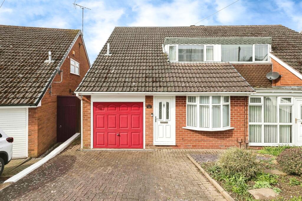 3 bedroom semidetached house for sale in Honeybourne Road, HALESOWEN, B63