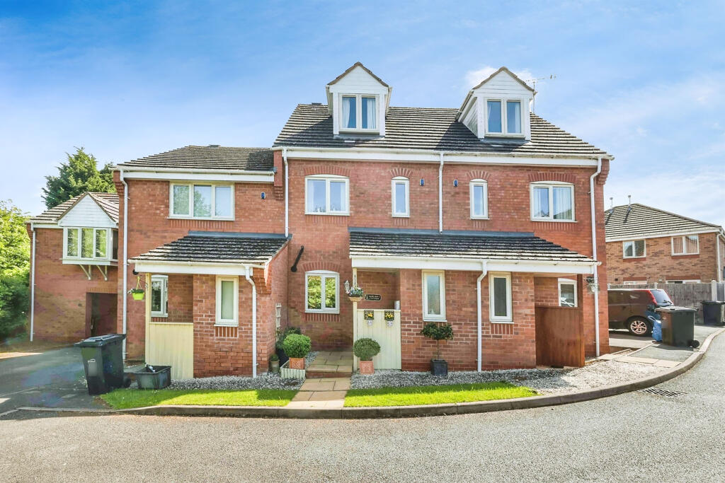 3 bedroom terraced house for sale in Deer Park Gardens, Halesowen, B63