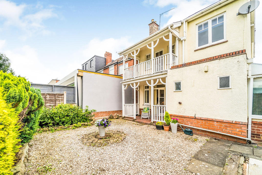 3 bedroom detached house for sale in St Kenelms Avenue, Halesowen, B63