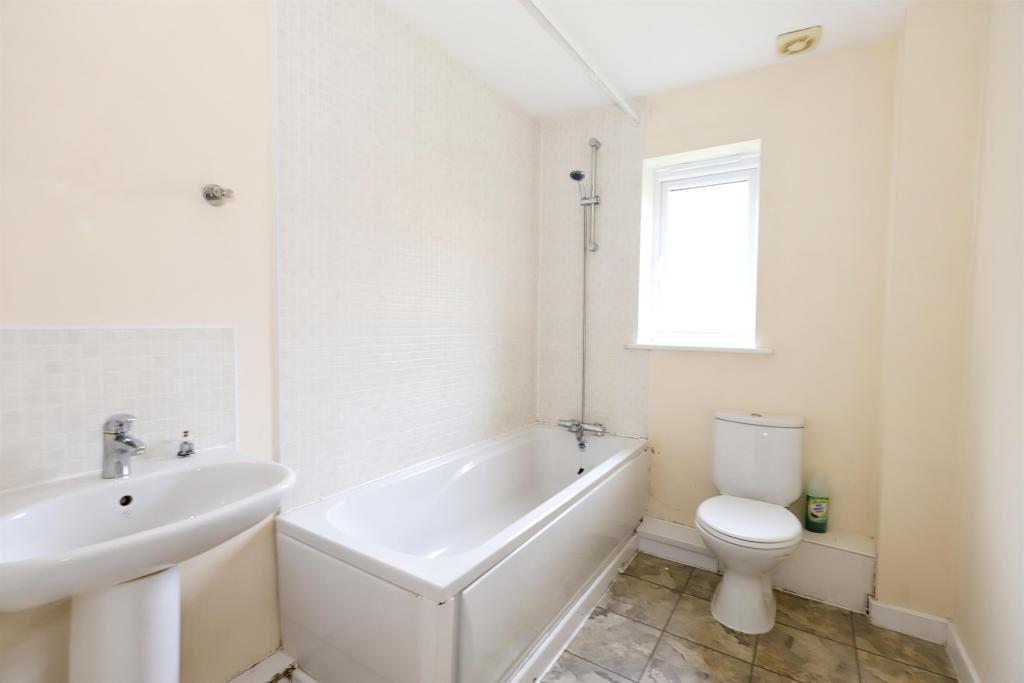 2 bedroom ground floor flat for sale in Willenhall Road, Wolverhampton, WV1