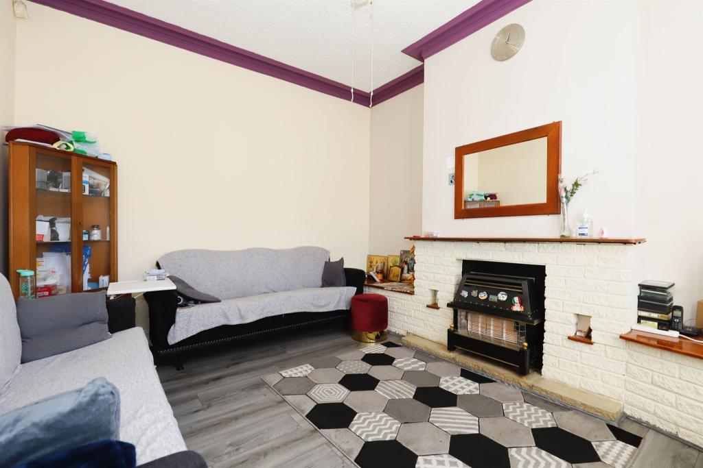 5 bedroom semidetached house for sale in Owen Road, Penn Fields