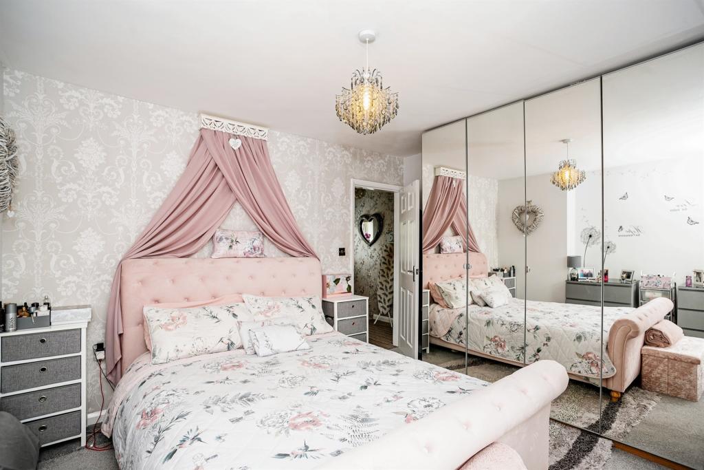 3 bedroom semidetached house for sale in Cannock Road, Westcroft