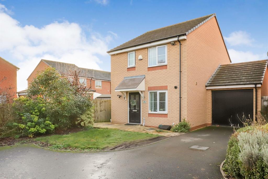 3 bedroom detached house for sale in Jennie Lee Avenue, Wednesfield,  Wolverhampton, WV11