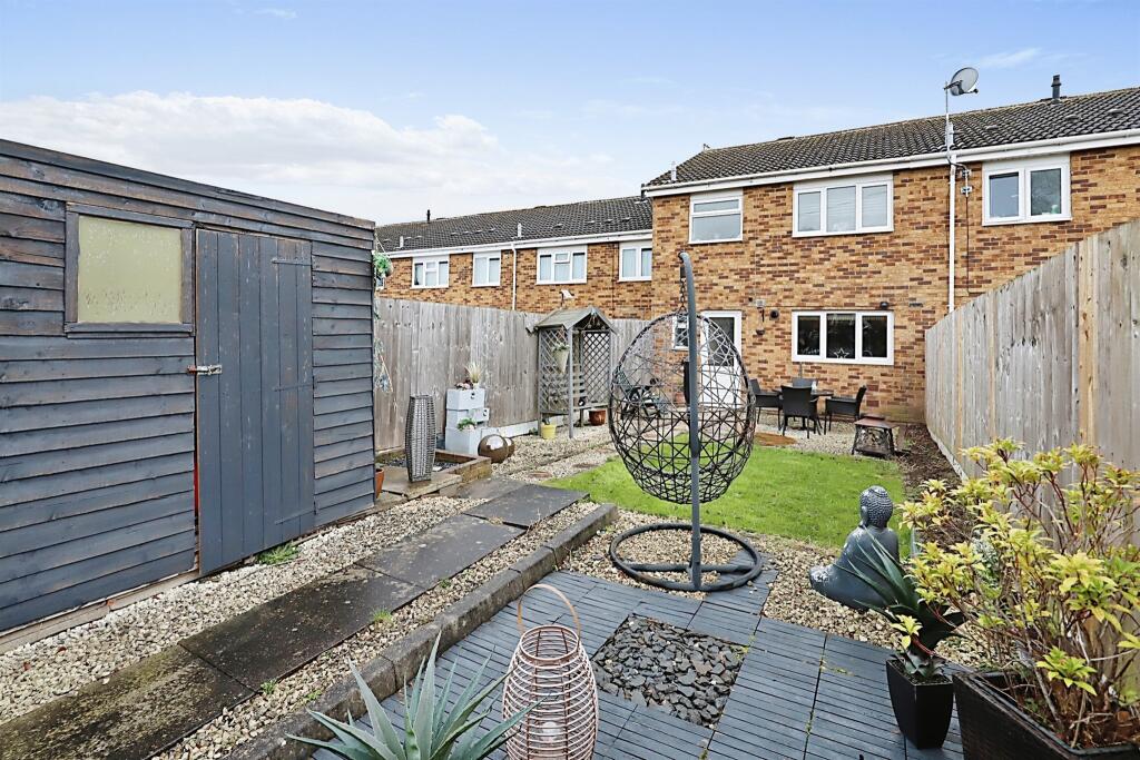 3 bedroom terraced house for sale in Cosgrove Walk, Pendeford, Wolverhampton, WV8