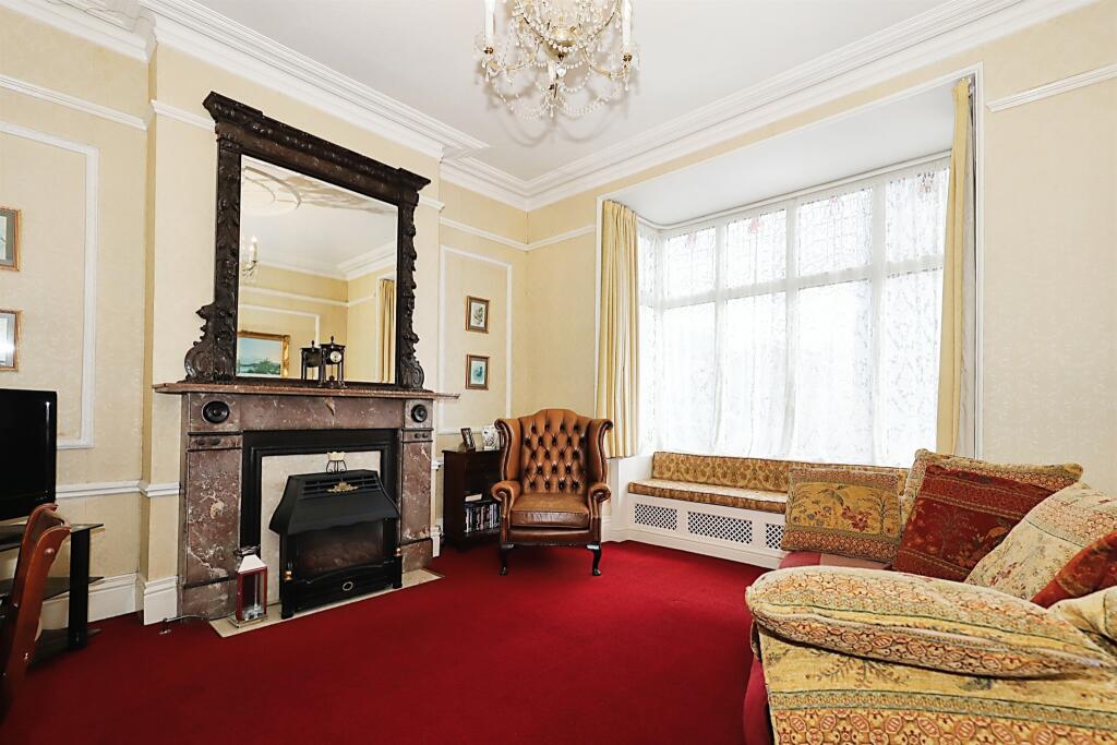 4 bedroom semidetached house for sale in Prestwood Road, Wednesfield