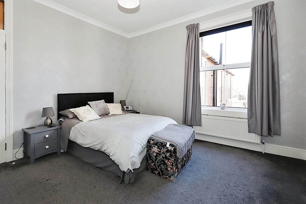 4 bedroom semidetached house for sale in Prestwood Road, Wednesfield