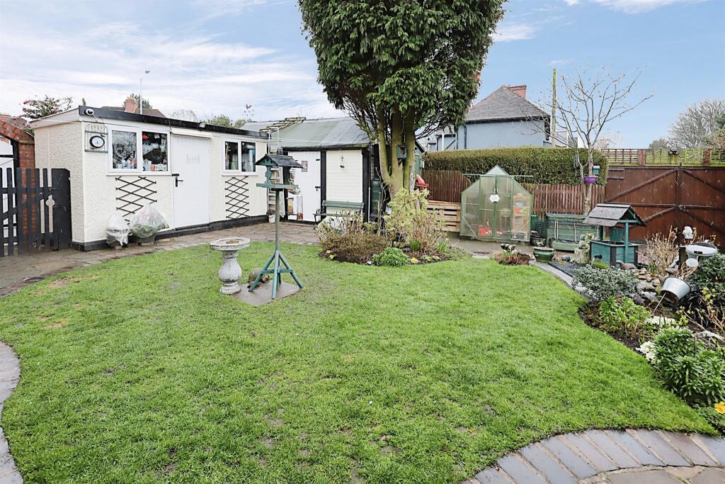 3 bedroom detached house for sale in Prestwood Road West, Wednesfield