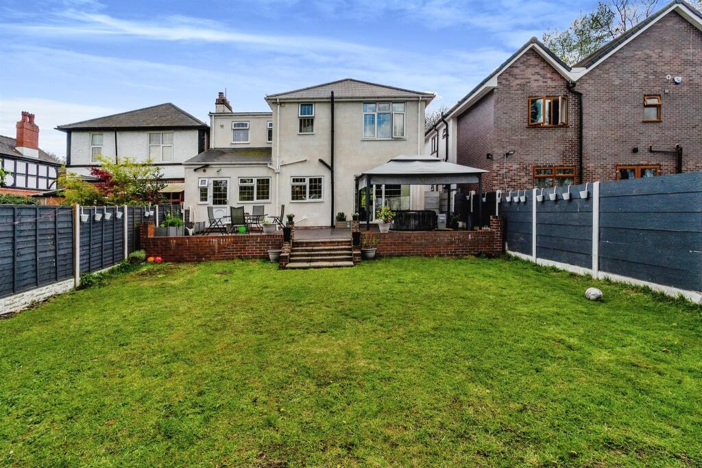4 bedroom detached house for sale in Alexandra Place, Bilston, WV14