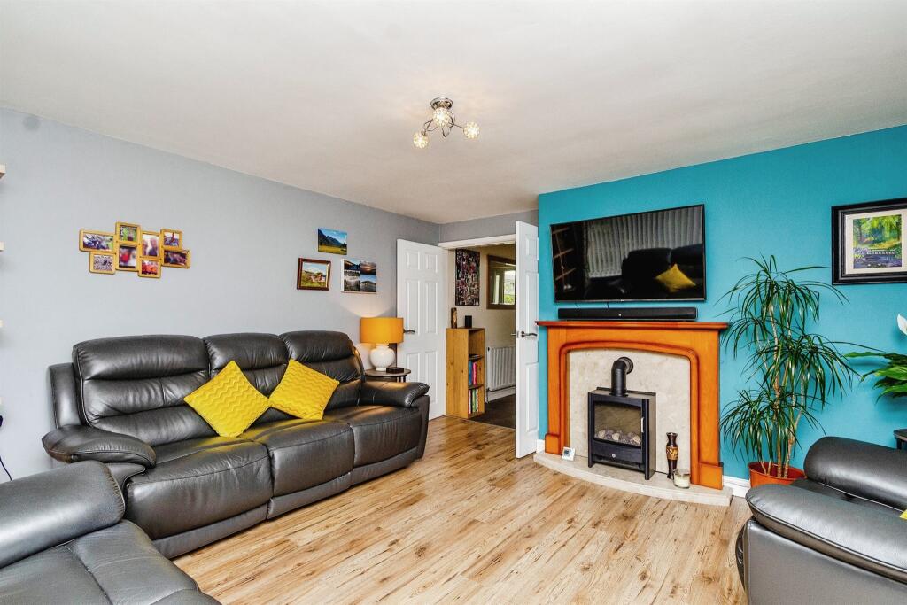 3 bedroom detached house for sale in Prestwood Road, Wednesfield