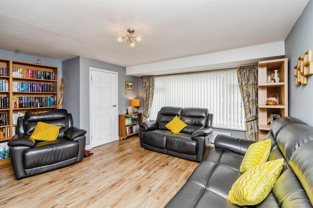 3 bedroom detached house for sale in Prestwood Road, Wednesfield