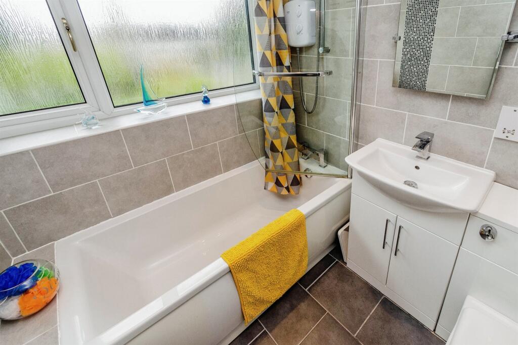 3 bedroom detached house for sale in Prestwood Road, Wednesfield