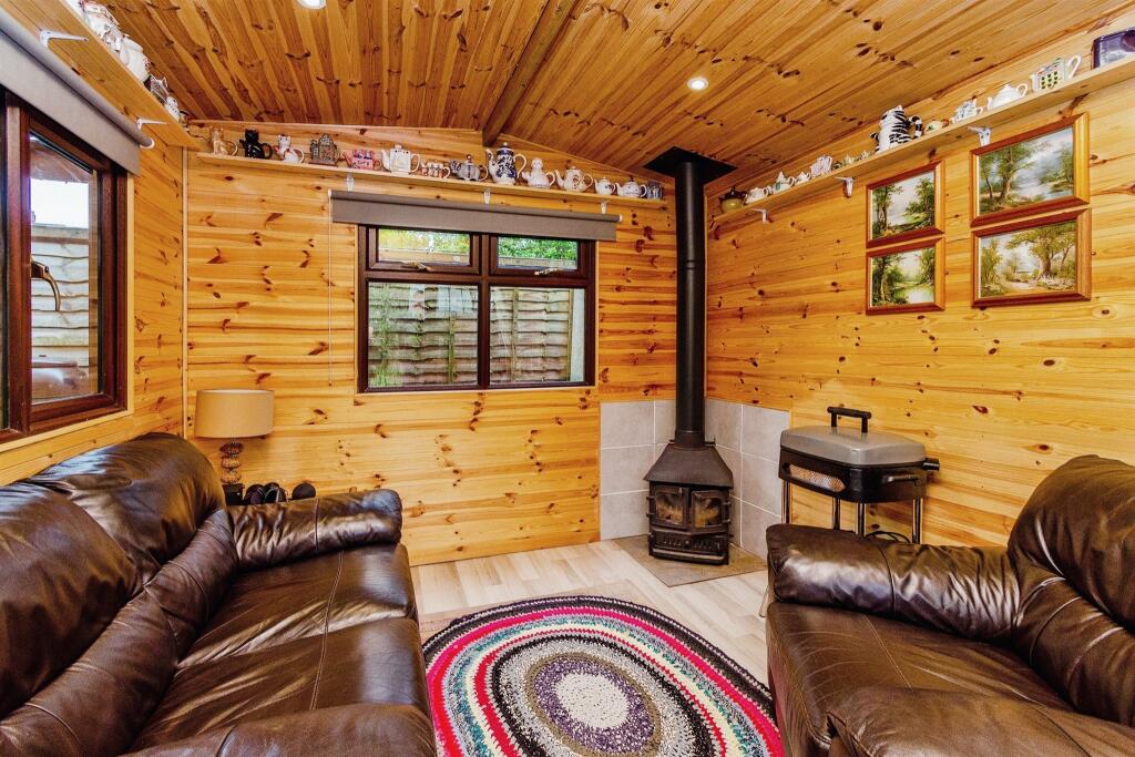 3 bedroom detached house for sale in Prestwood Road, Wednesfield