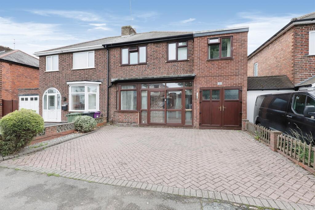 4 bedroom semidetached house for sale in Holland Road, Bilston, WV14