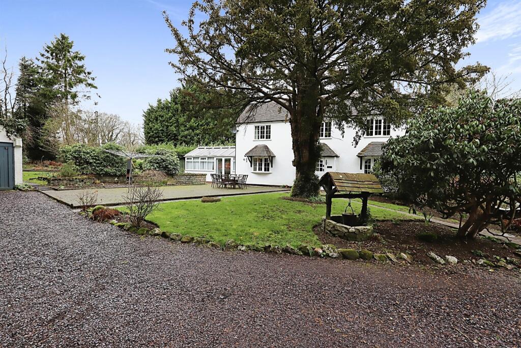 3 bedroom detached house for sale in Paradise Lane, Slade Heath/ Coven