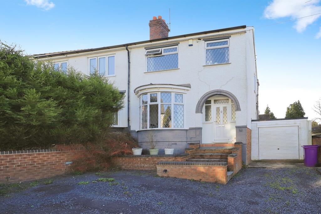 3 bedroom semidetached house for sale in Ryecroft Avenue, Penn