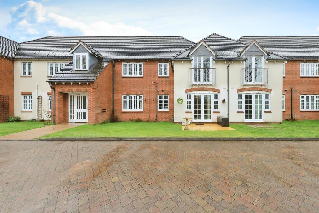 2 bedroom apartment for sale in Old Stafford Road, Cross Green