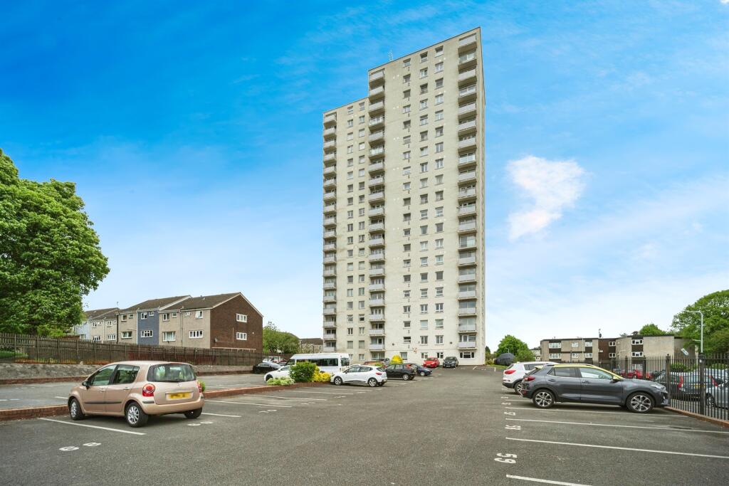 1 bedroom flat for sale in Okement Drive, Wednesfield, Wolverhampton, WV11