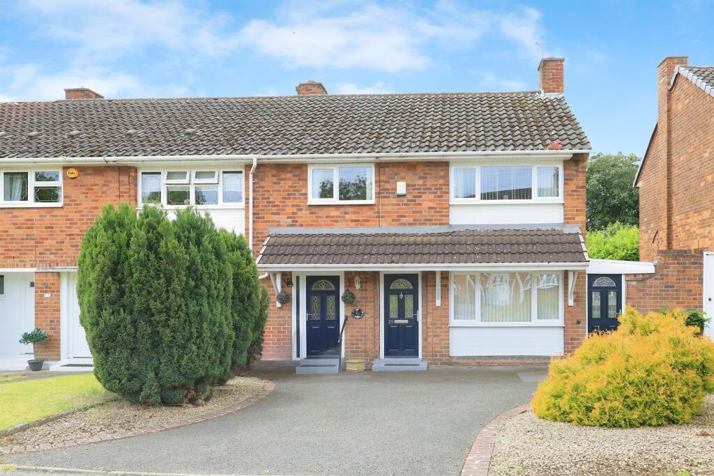 3 bedroom end of terrace house for sale in Lewis Avenue, Eastfield