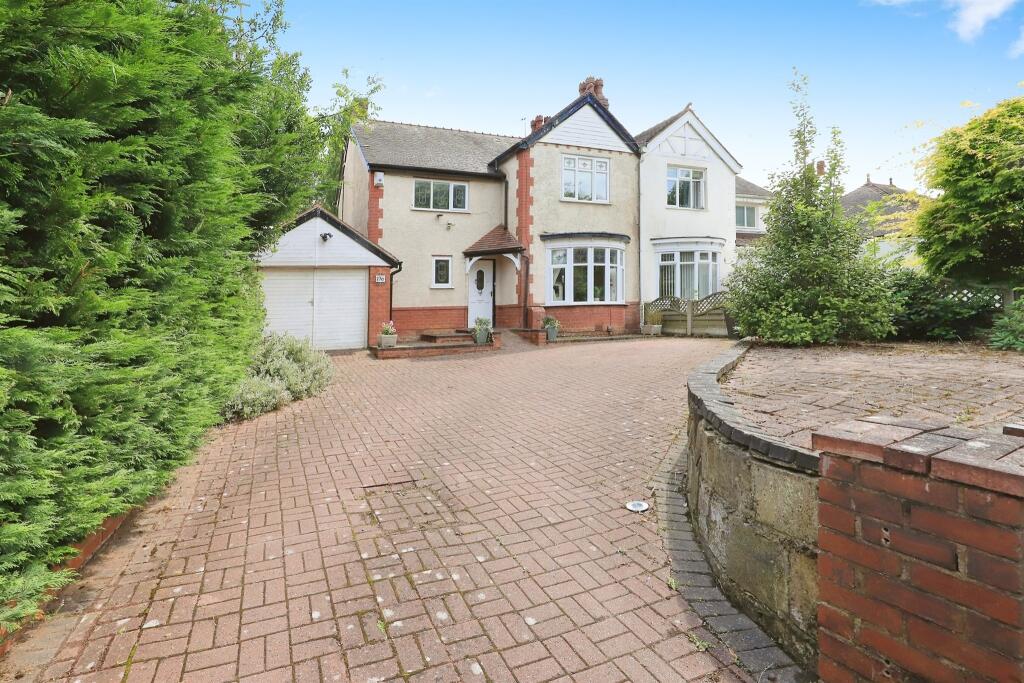 3 bedroom semidetached house for sale in Cannock Road, Wednesfield