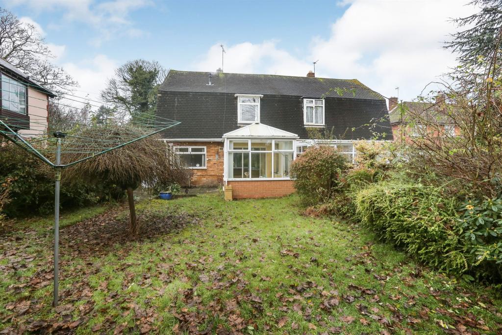 3 bedroom semidetached house for sale in Stafford Road, Fordhouses