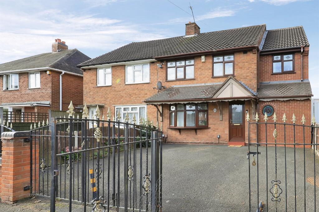 4 bedroom semidetached house for sale in Bridge Street, Coseley, Bilston, WV14