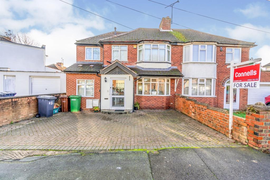 5 bedroom semidetached house for sale in Hatton Crescent, Wednesfield