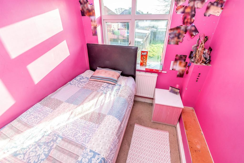 5 bedroom semidetached house for sale in Hatton Crescent, Wednesfield