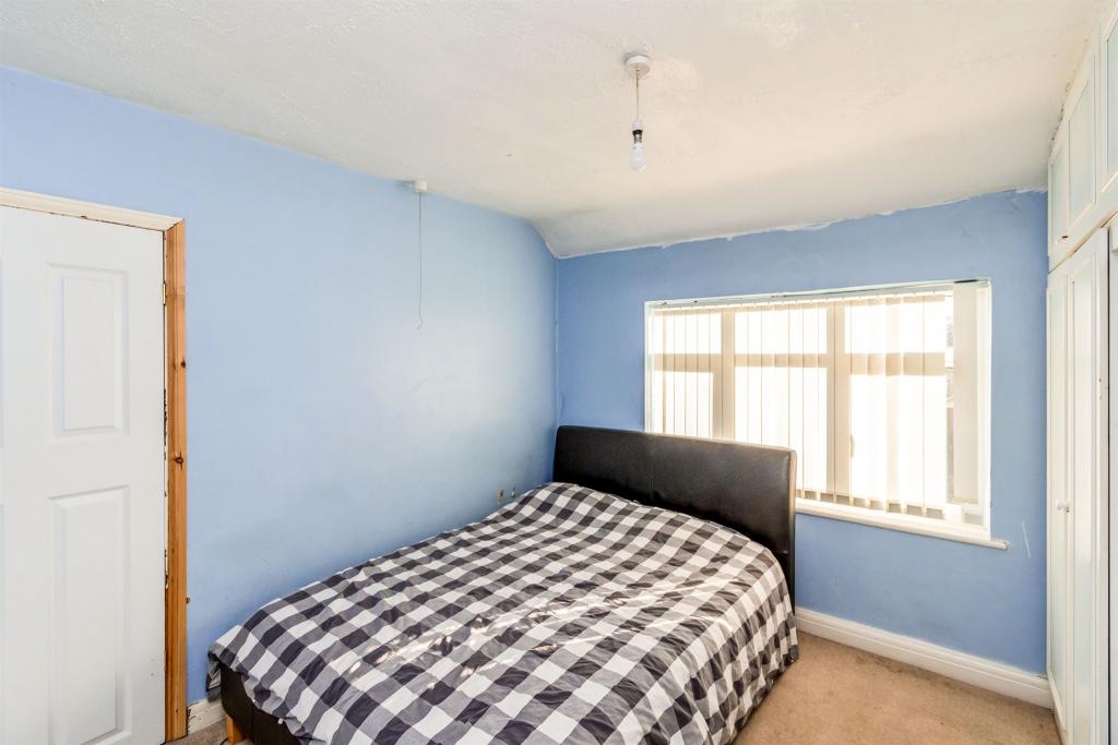 5 bedroom semidetached house for sale in Hatton Crescent, Wednesfield