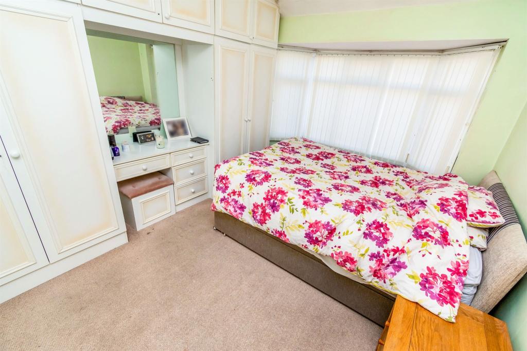 5 bedroom semidetached house for sale in Hatton Crescent, Wednesfield