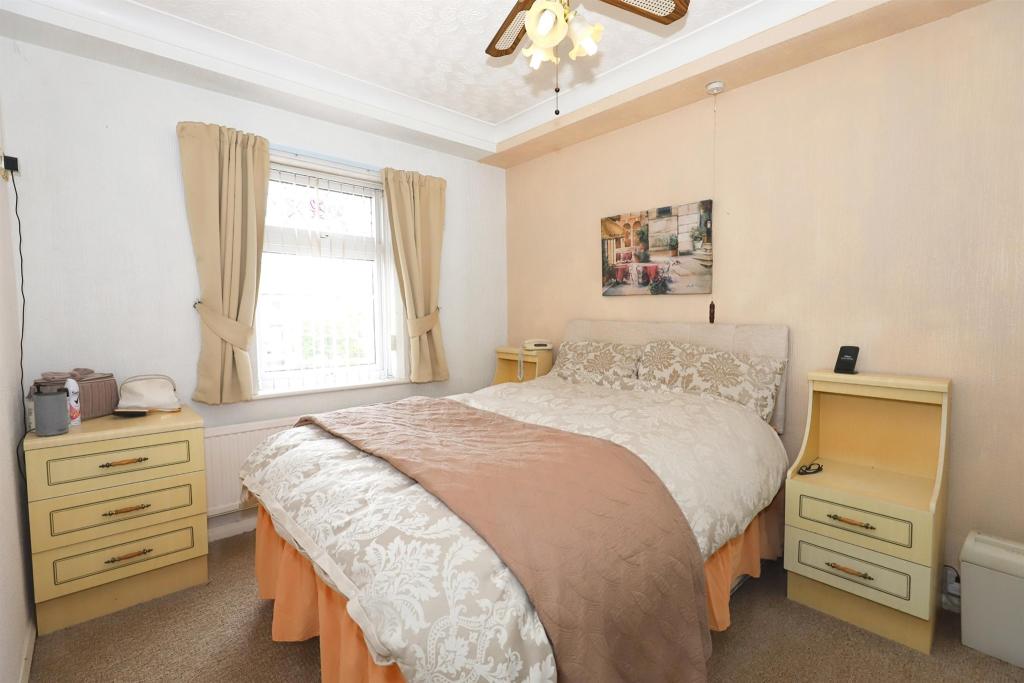 3 bedroom semidetached house for sale in Lady Greys Walk, STOURBRIDGE, DY8