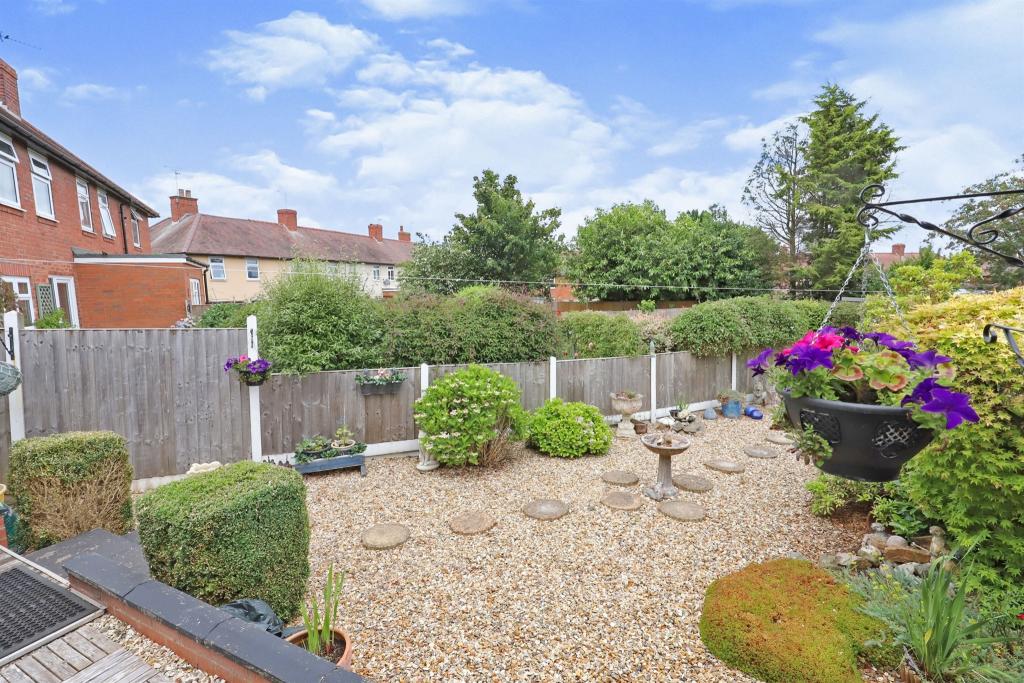 3 bedroom semidetached house for sale in Lady Greys Walk, STOURBRIDGE, DY8